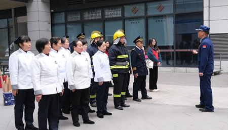 绵阳消防支队开展多业态场所消防安全教育培训及火灾逃生演练